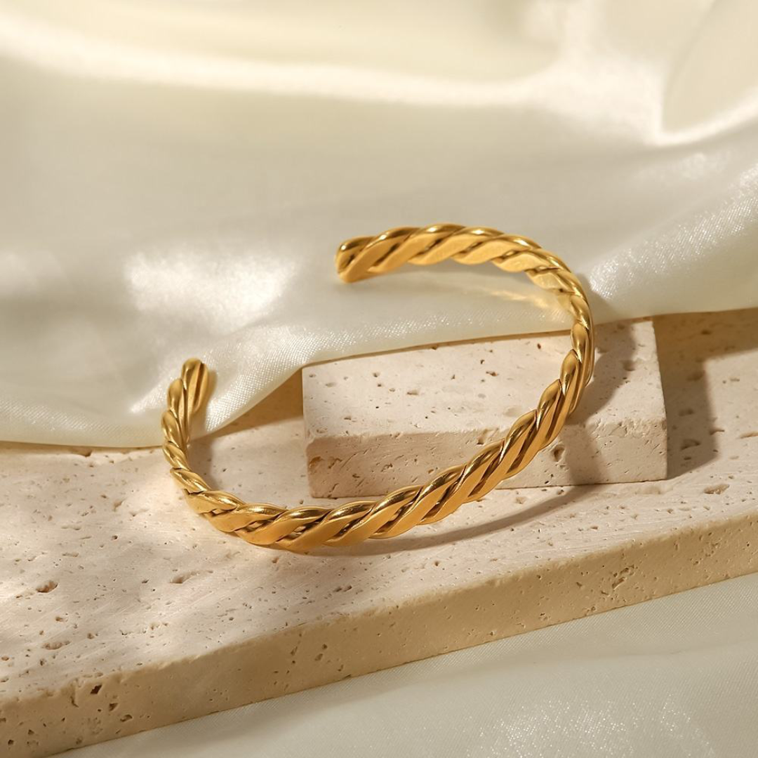 TWISTED GOLD CUFF
