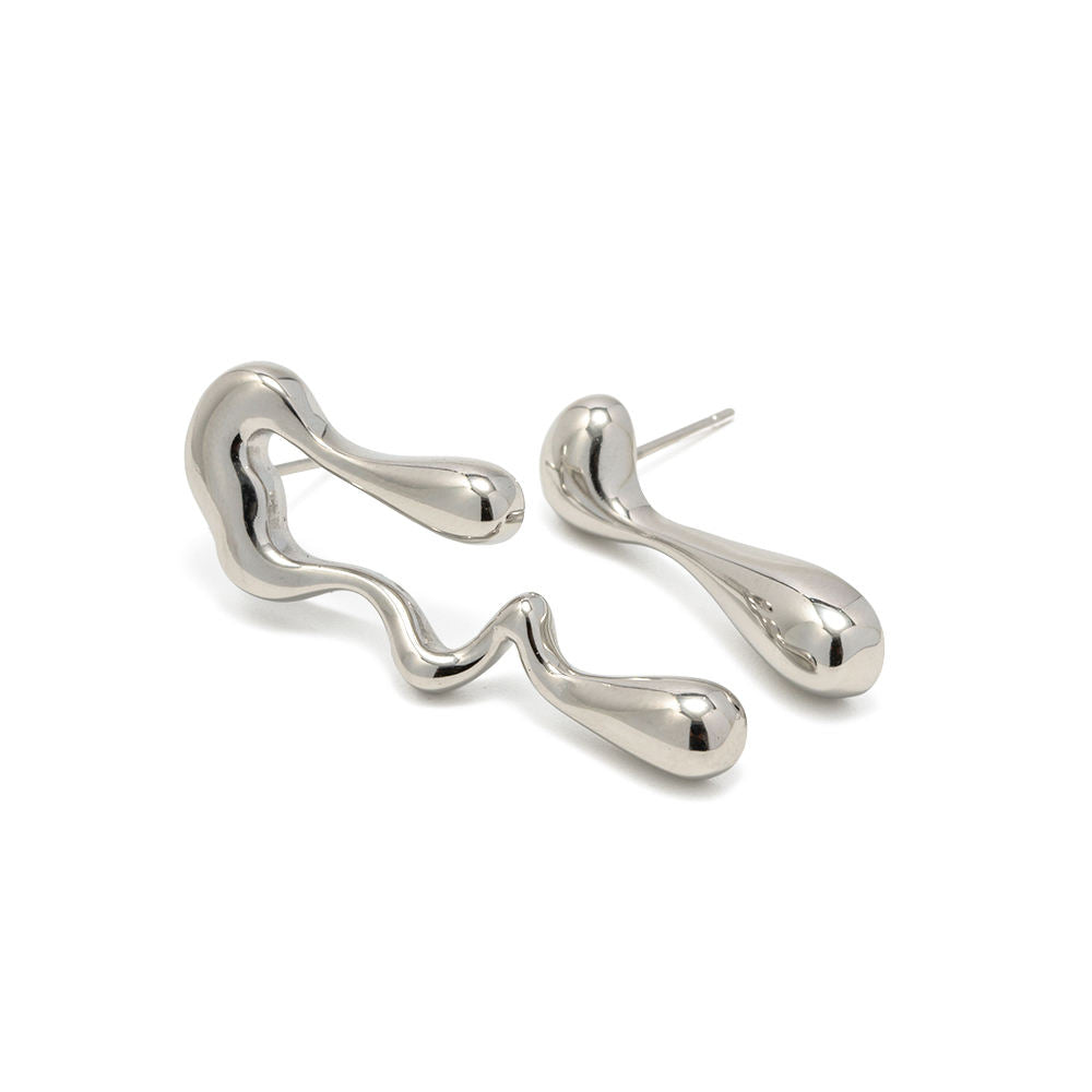 FLUID FORM EARRINGS