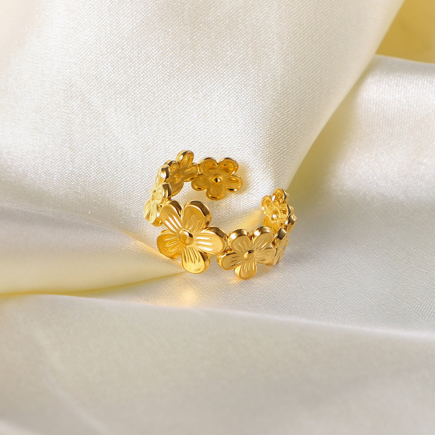 AURELIA BLOOM RING